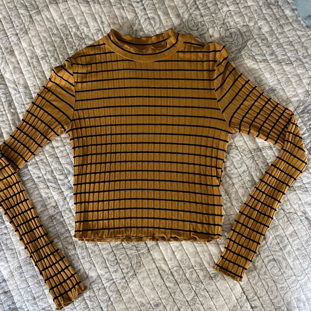 Active USA - Sweatshirt with strips. Size S
